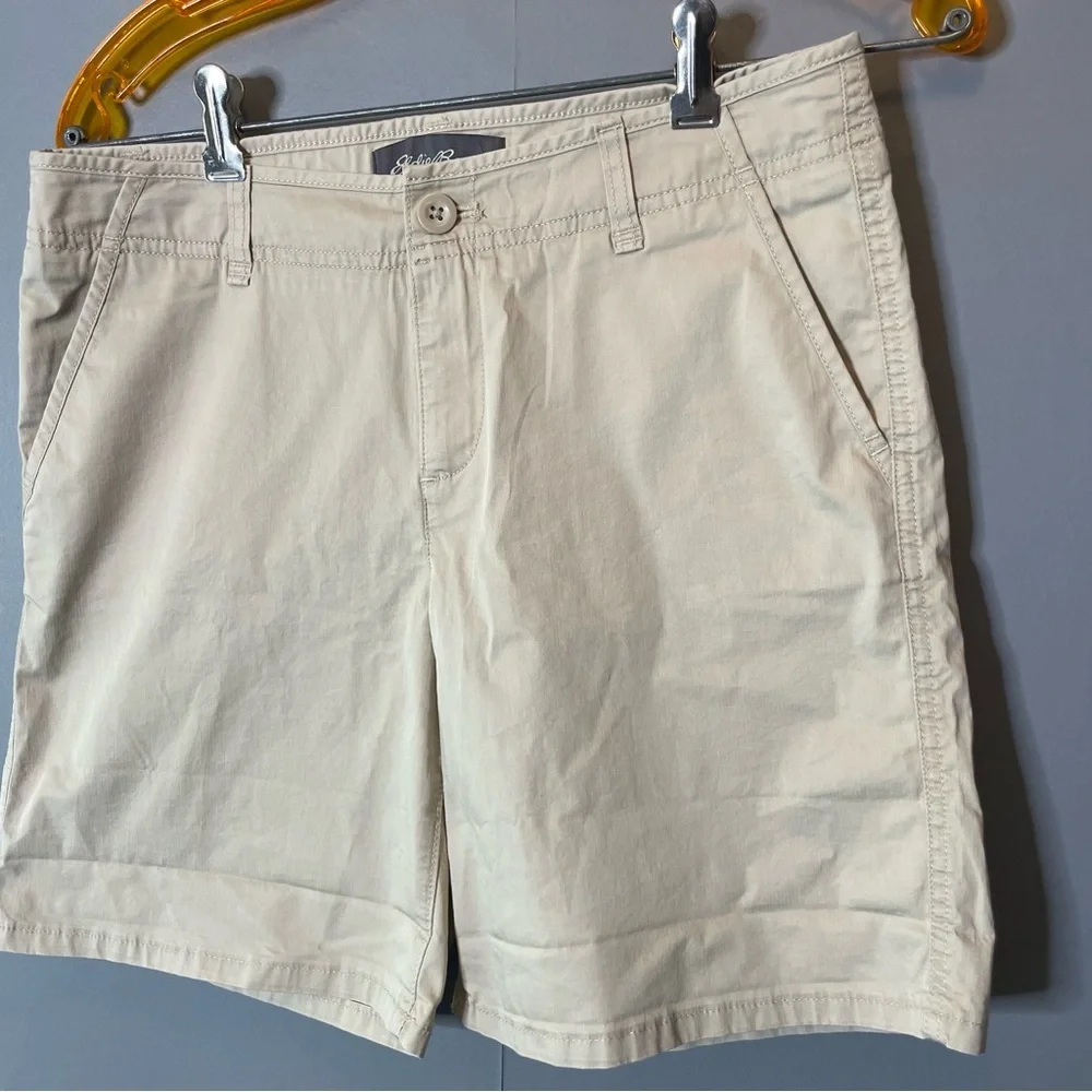 Eddie‎ Bauer Women's Khaki Cotton Shorts 8